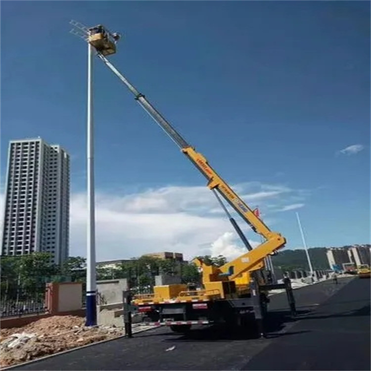 阜城县维修路灯的曲臂升降车出租