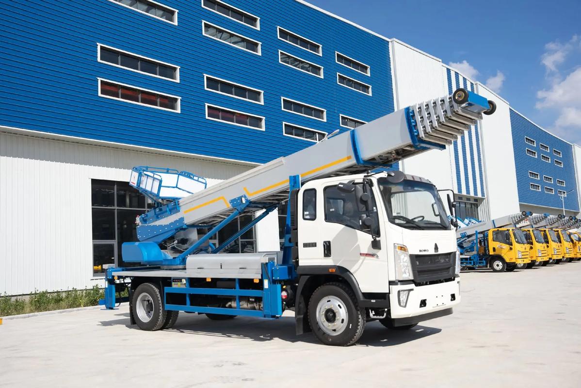 阜城县出租云梯车高空作业车 建筑垃圾搬运